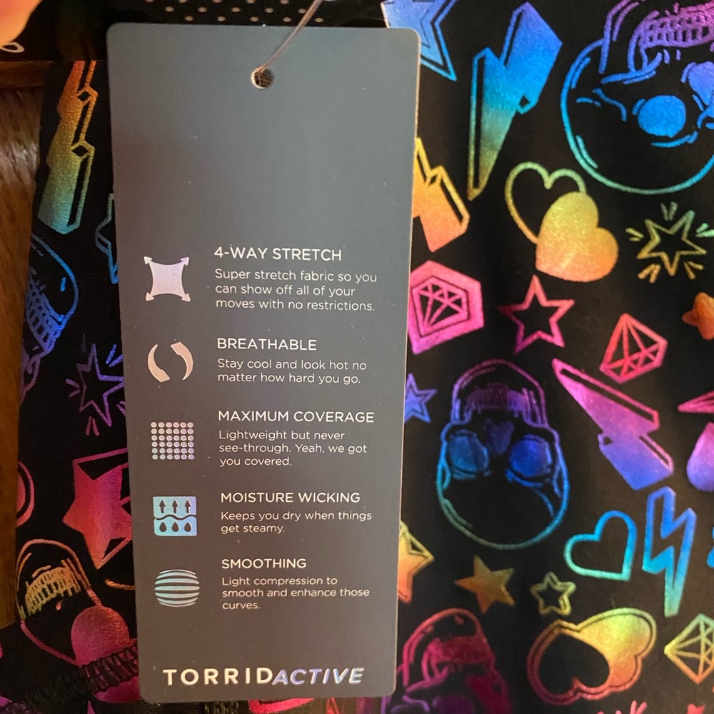 NWT torrid active rainbow skull high rise crop legging, hearts, stars, 1X - Picture 13 of 16